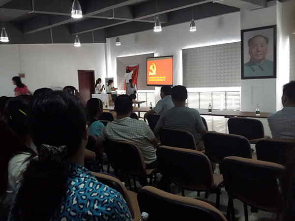 長沙高新區(qū)非公黨建14聯組暨8聯組在韶山華潤希望小鎮(zhèn)召開預備黨員宣誓大會